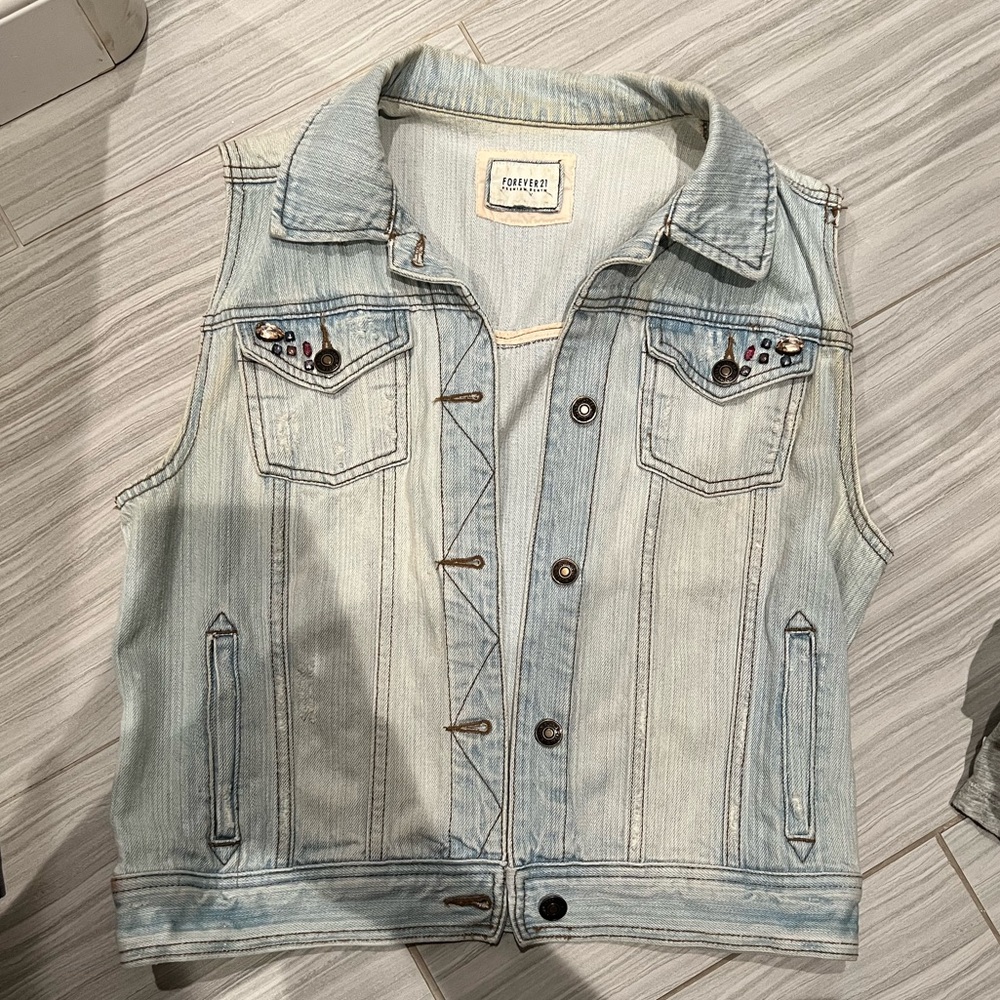Forever 21 denim vest jacket. Size M/L
